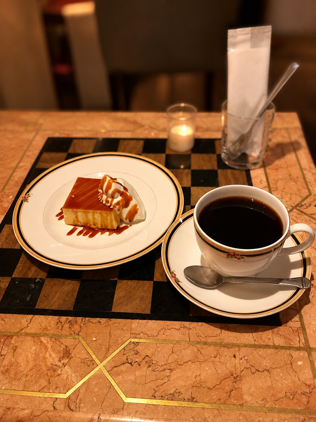 カフェ・ラ・バスティーユのプリンとコーヒー