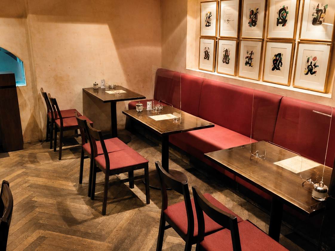 カフェ・ラ・バスティーユの店内
