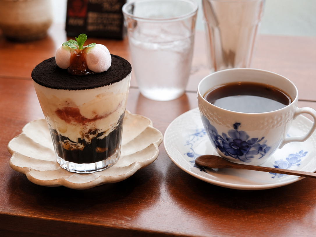 珈琲ゼリーパフェとコーヒー